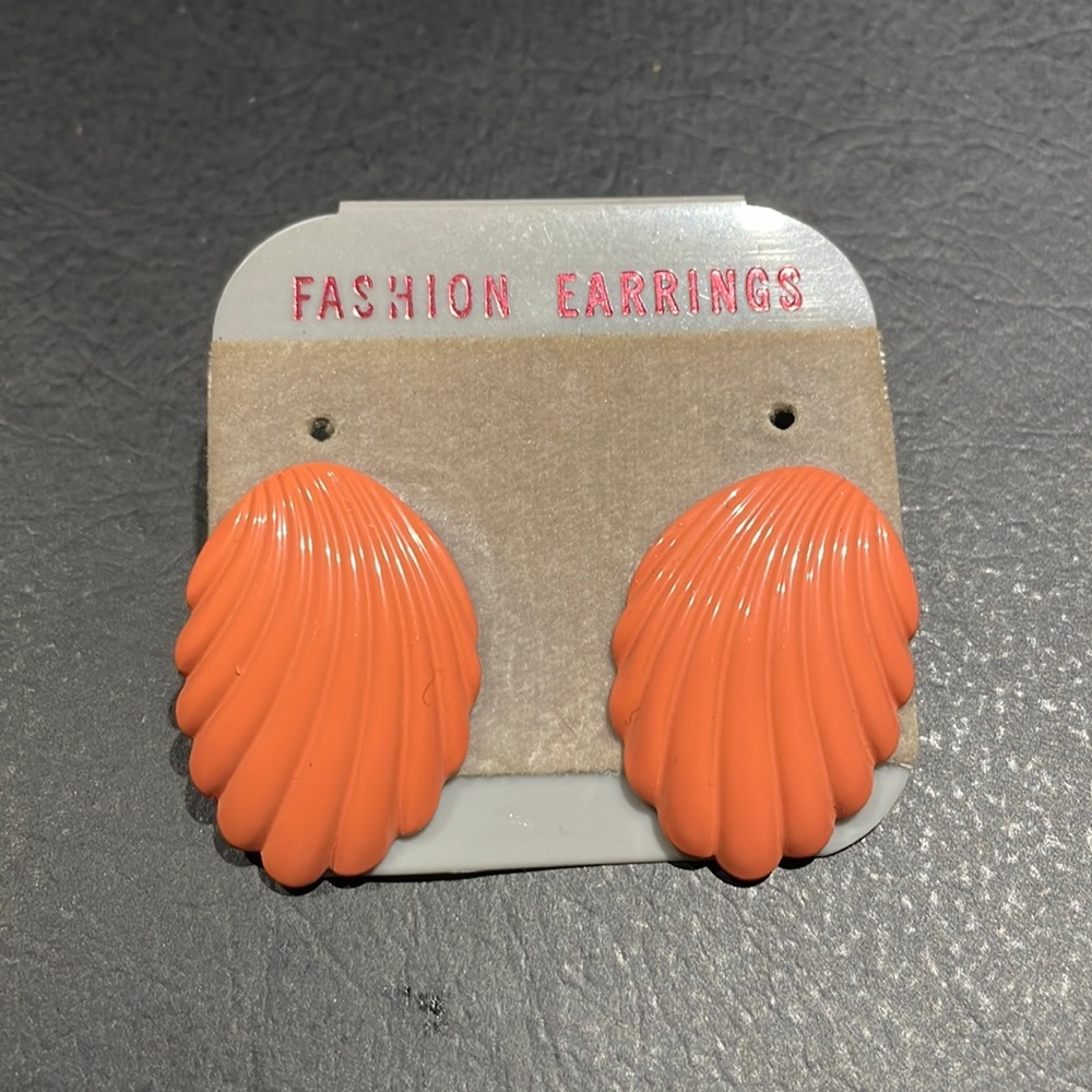 Orange shell design earrings - Picture 1 of 1